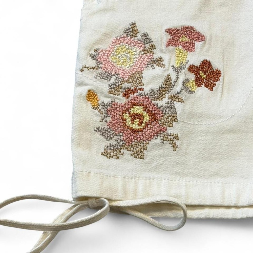 Vintage‎ Fashion Bug Stretch Ivory Floral Embroidered Shorts - Picture 5 of 11